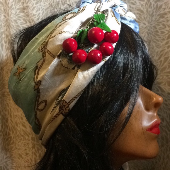 Gorgeous, handmade retro style red cherries pin - Picture 3 of 3